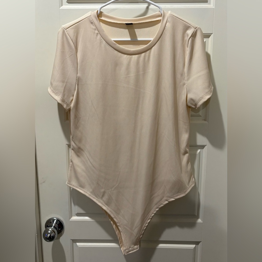 SHEIN Beige Short Sleeve Women's Top